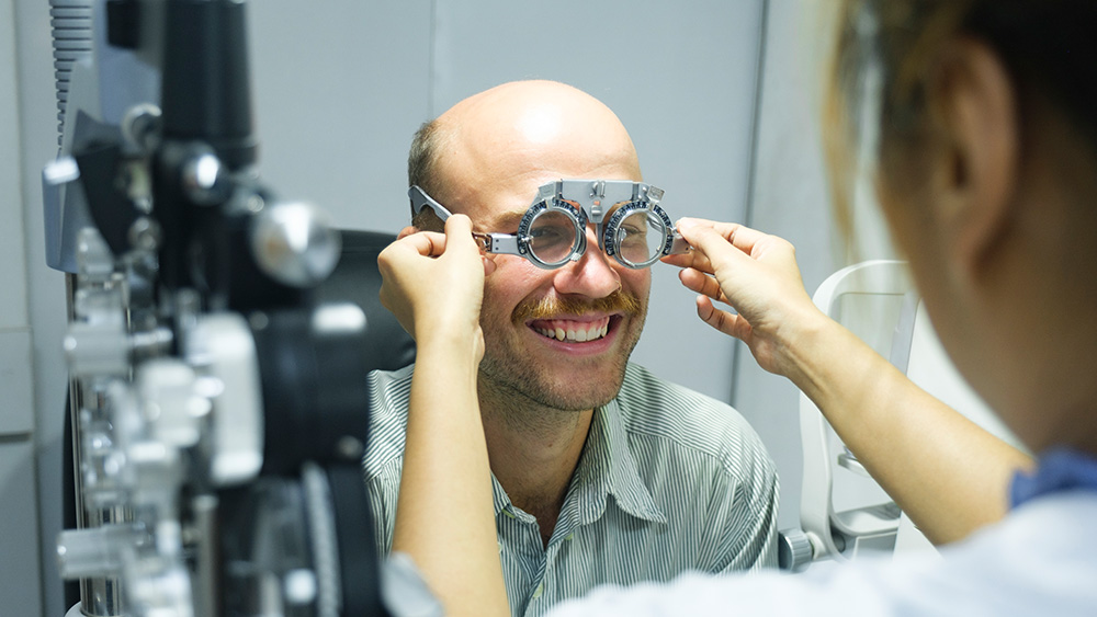 Refractive Lens Exchange Pros and Cons